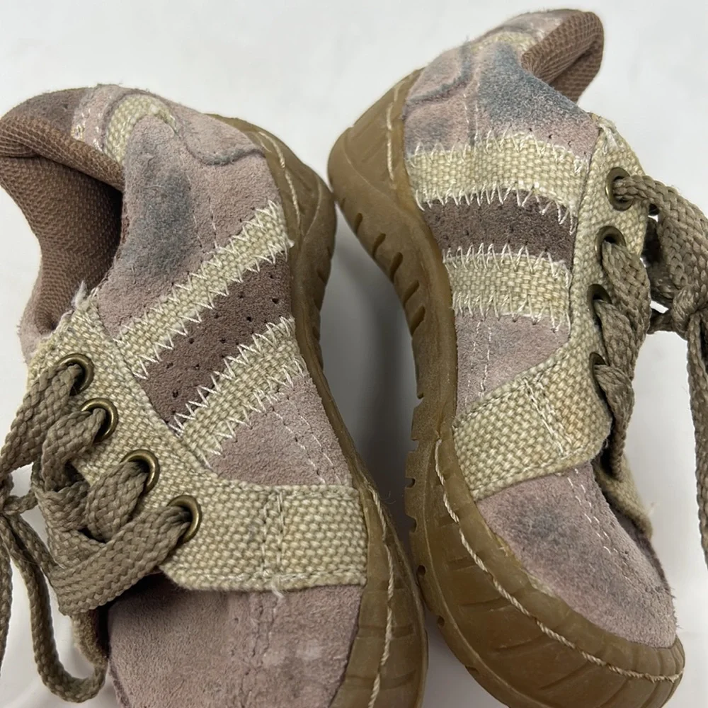 Children’s Place Boy’s Lace-Up Shoes Size 4 Excellent Condition